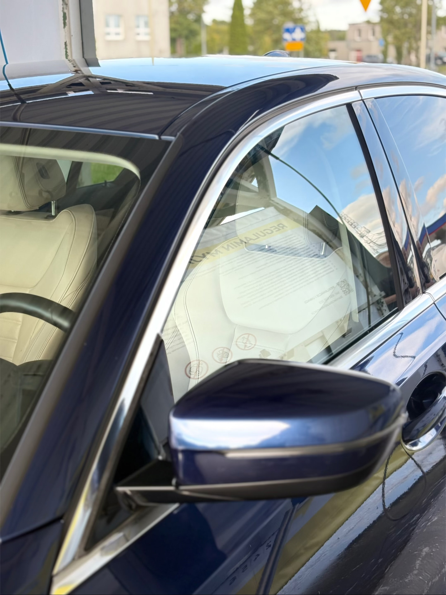 BMW serii 3 po myciu zewnętrznym — granatowy lakier z połyskiem. NovaCars Detailing Słupsk.